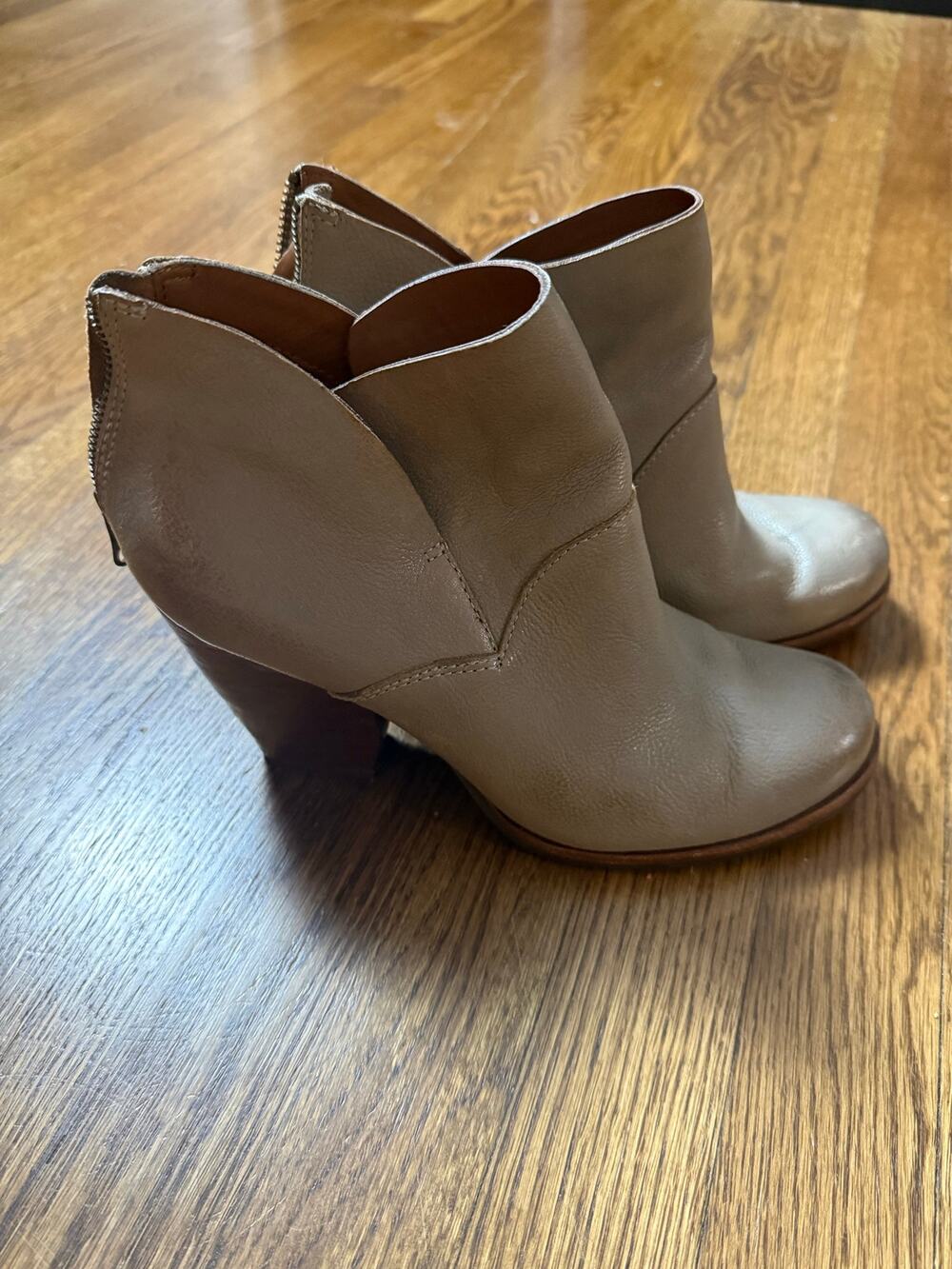 Kork-Ease Boots Women's Size 8.5 Leather Ankle Booties Block Heel